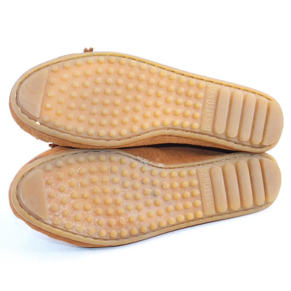 Minnetonka Model: 402  Brown Suede Fringe Non Skid Sole Moccasin Flat #124 - Picture 8 of 9